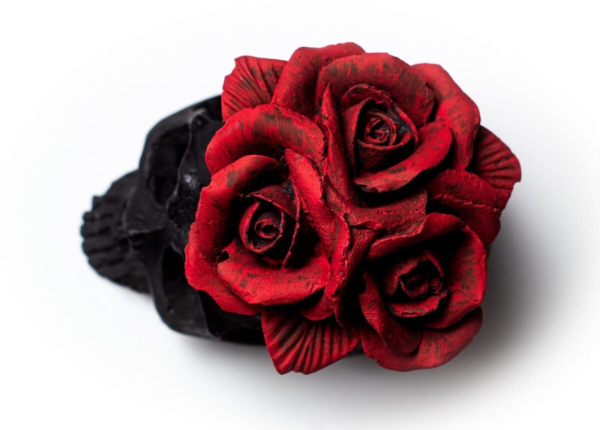 Red flower skull concrete ornament - Image 2
