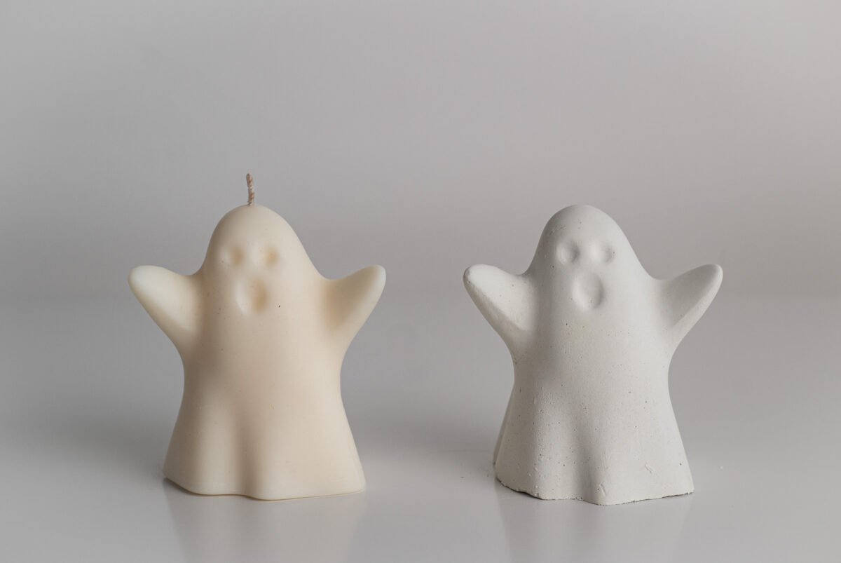 Spooky ghost ornaments & candles - Image 6