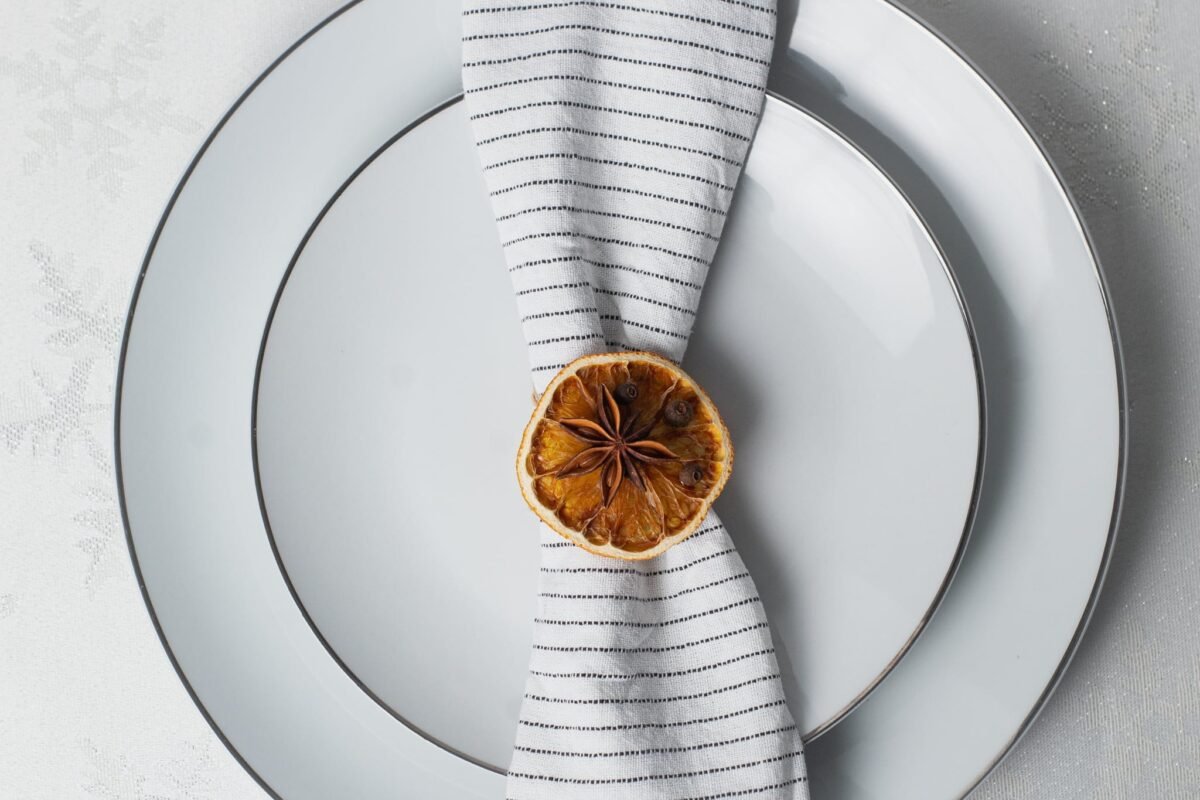Dried orange napkin rings - Image 6