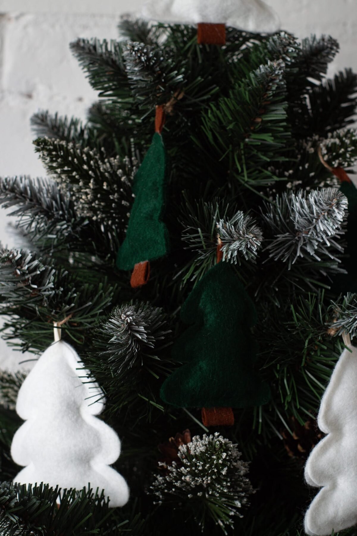 Felt Christmas tree toys - Image 7