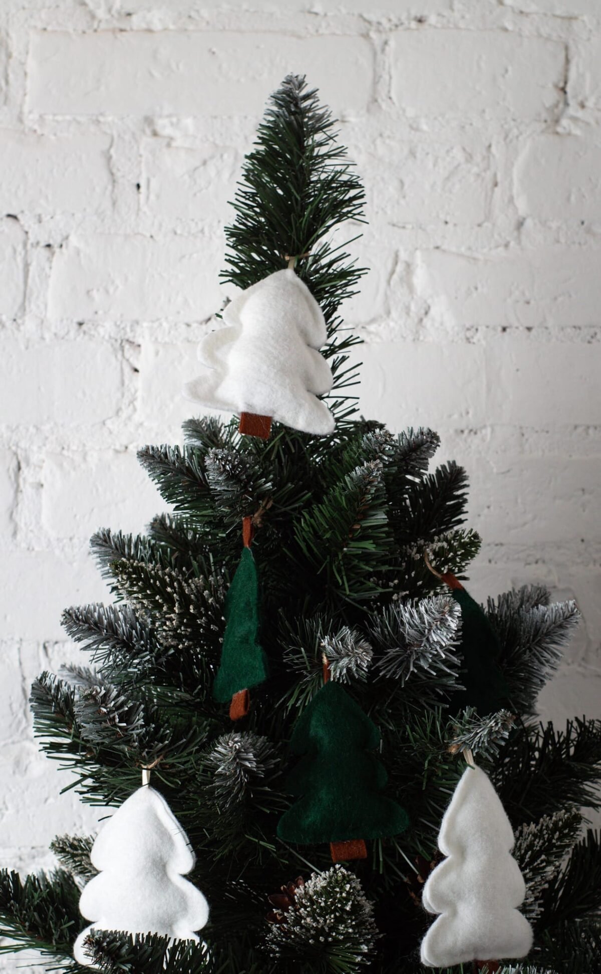 Felt Christmas tree toys - Image 3