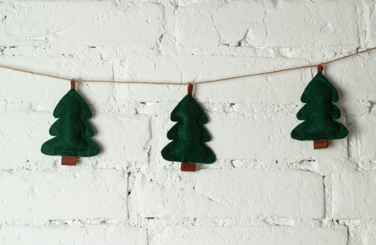 Felt Christmas tree garland - Image 2