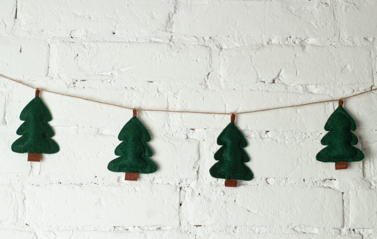 Felt Christmas tree garland - Image 3