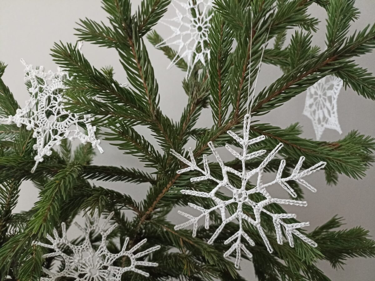 Crochet snowflake ornaments - Image 22