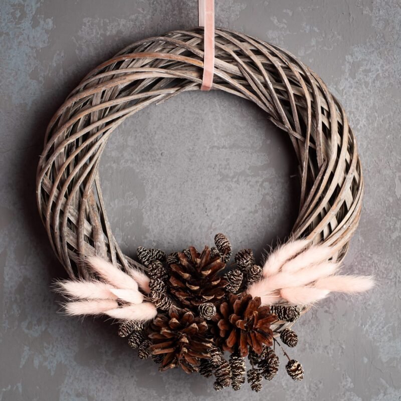 Cosy pink minimalist wreath