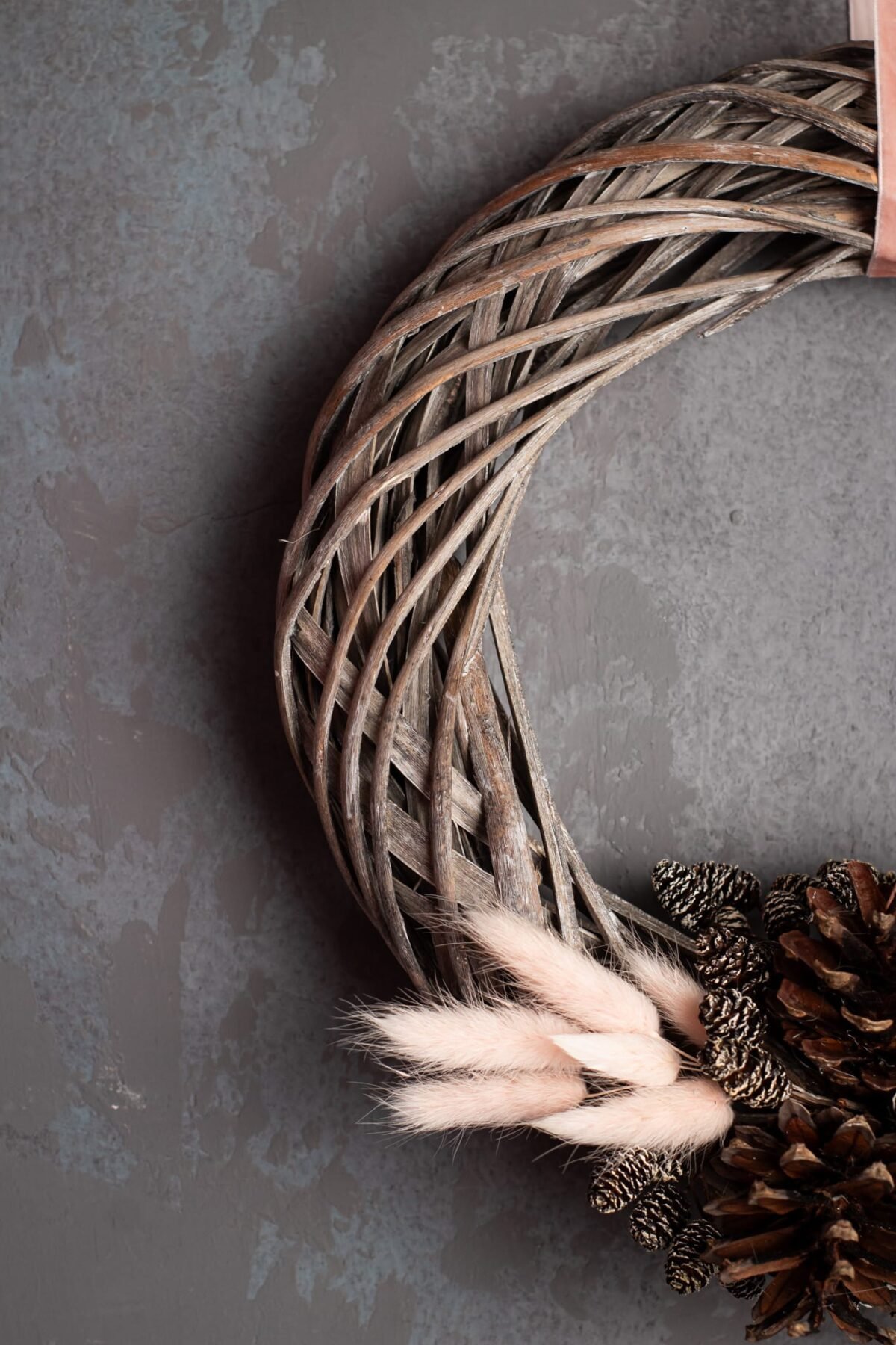 Cosy pink minimalist wreath - Image 4