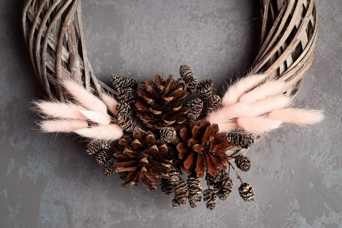 Cosy pink minimalist wreath - Image 6