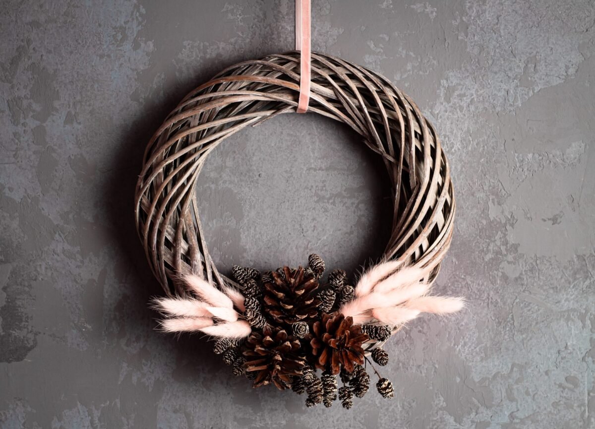 Cosy pink minimalist wreath - Image 7