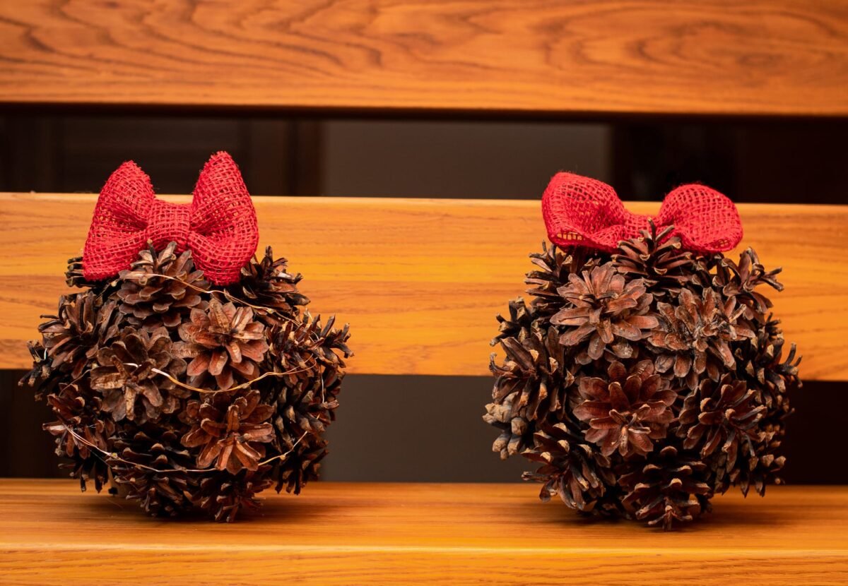 Shiny pinecone ball - Image 5