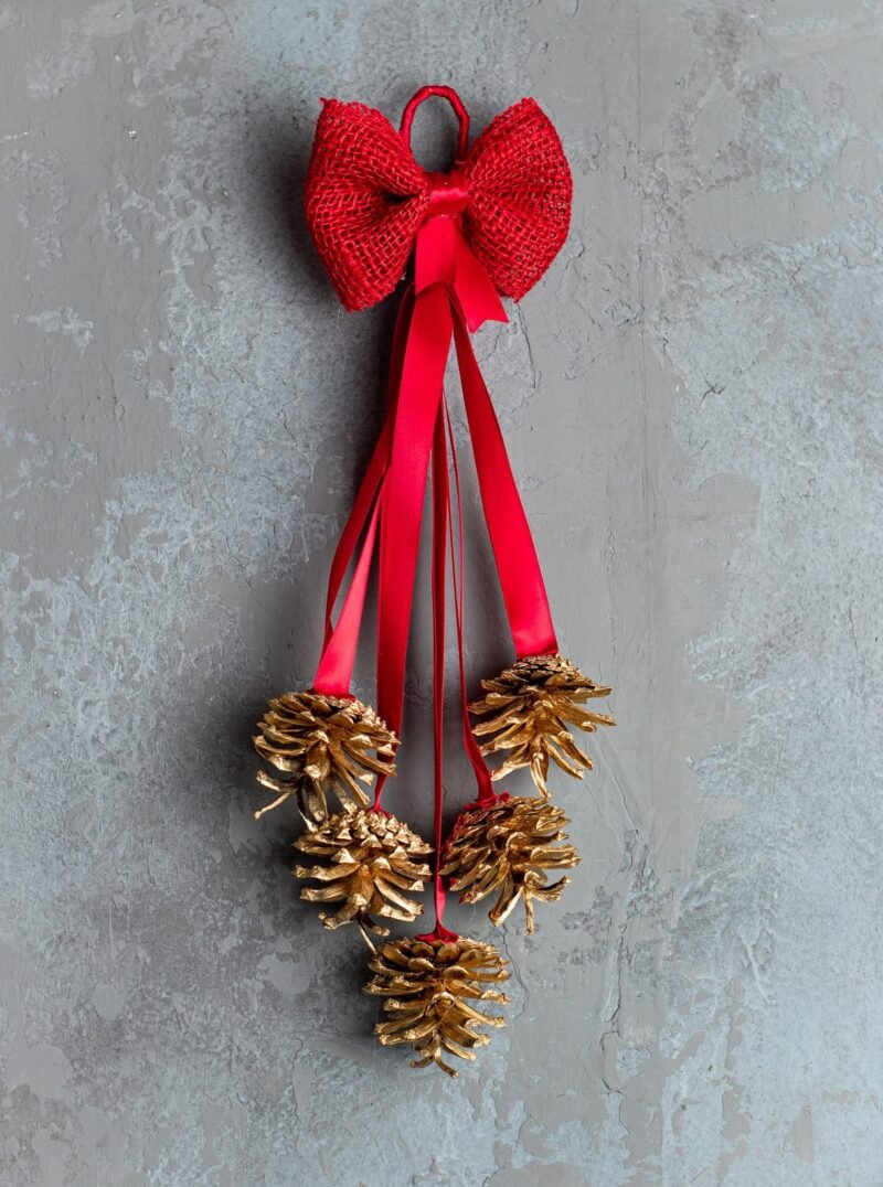 Natural pinecone hanger - Image 4