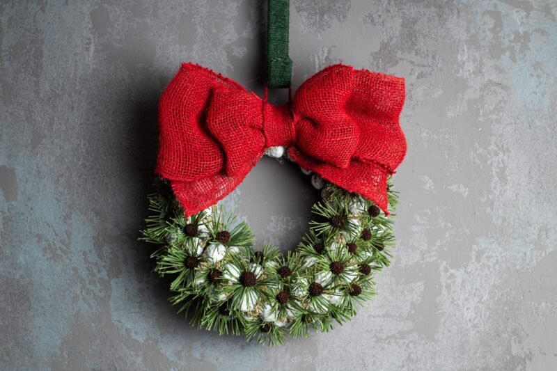 Spiky chestnut Christmas wreath - Image 5