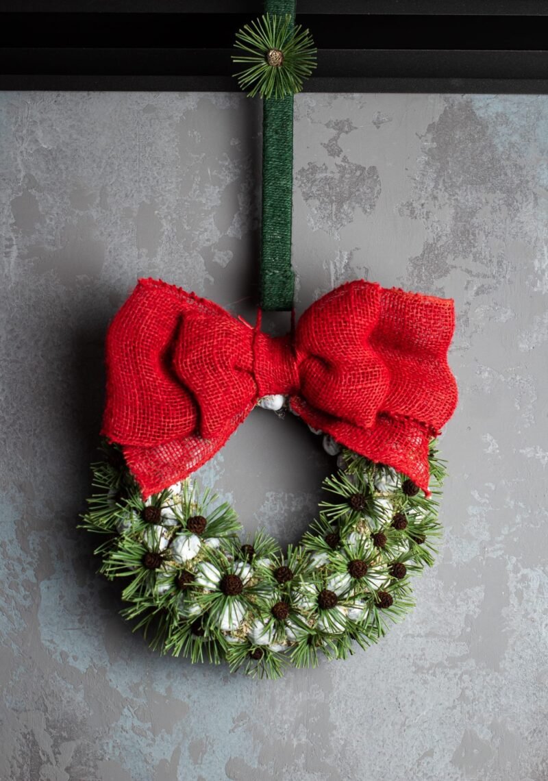 Spiky chestnut Christmas wreath - Image 6