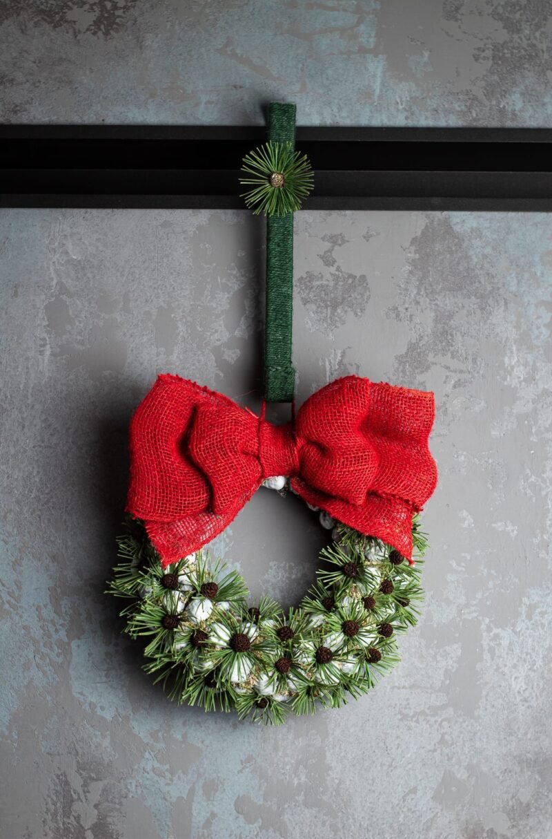 Spiky chestnut Christmas wreath - Image 7