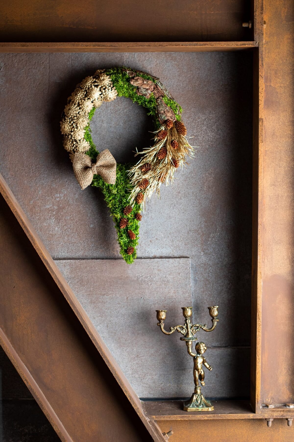 Quirky Christmas wreath - Image 6