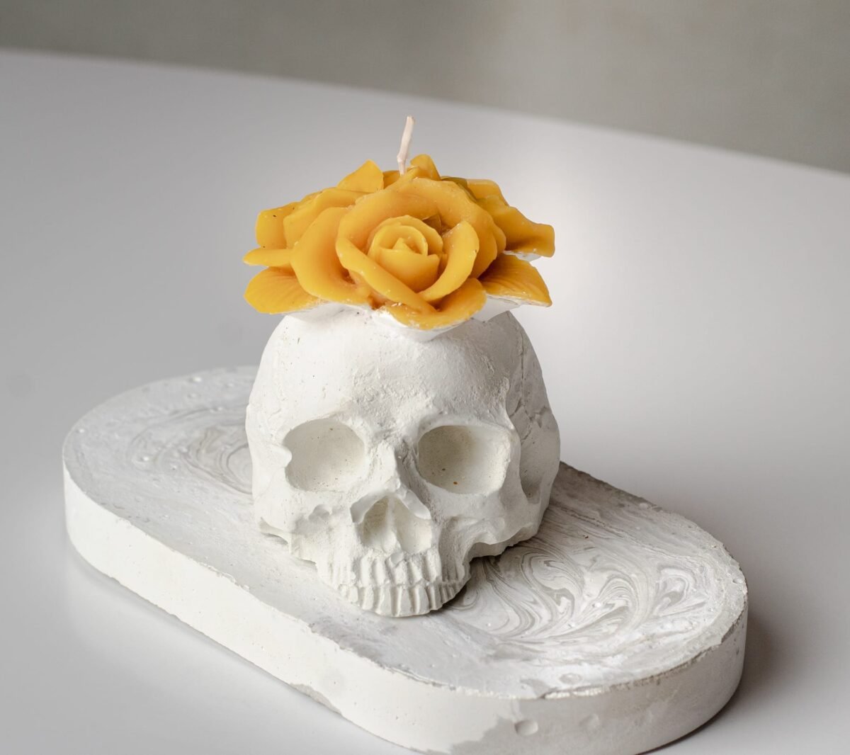 Flower skull candle - Image 5