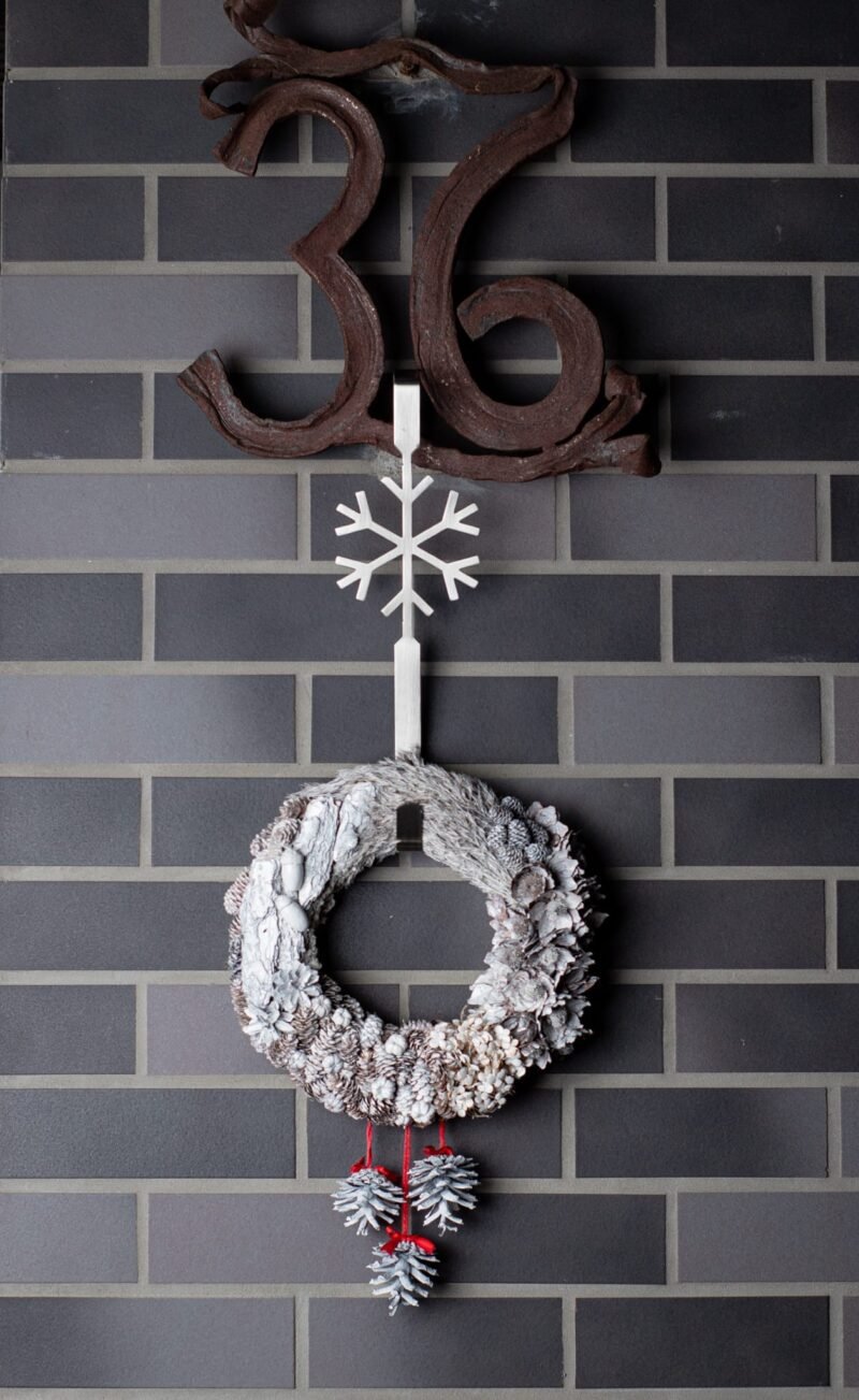 White Christmas wreath - Image 6