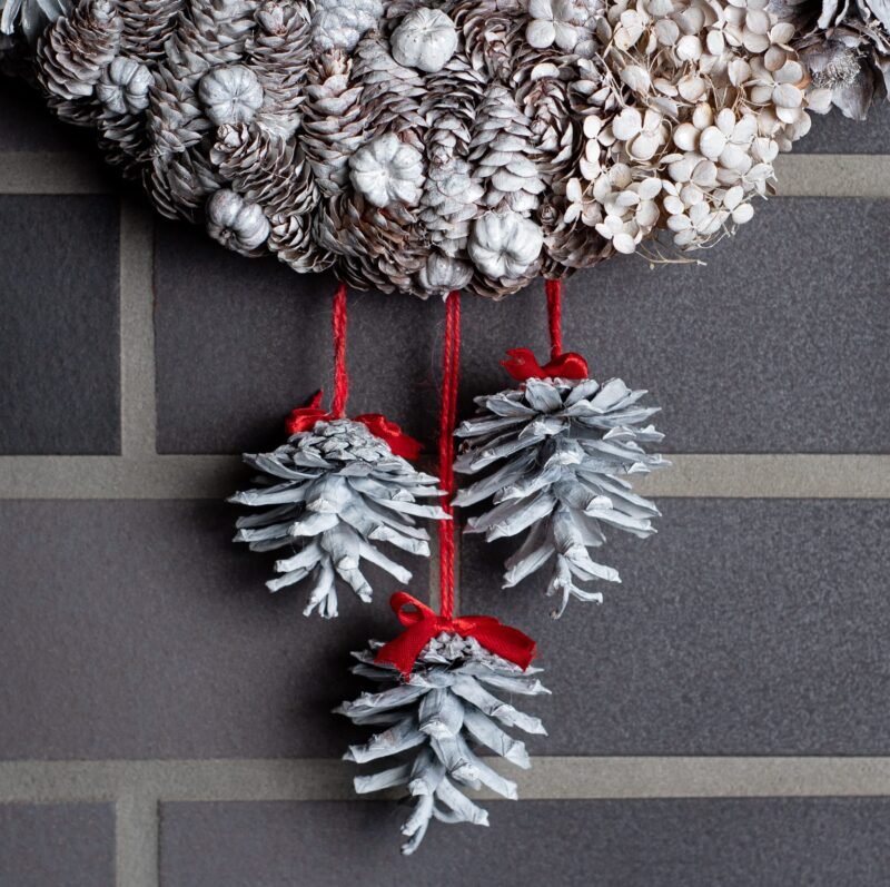 White Christmas wreath - Image 4