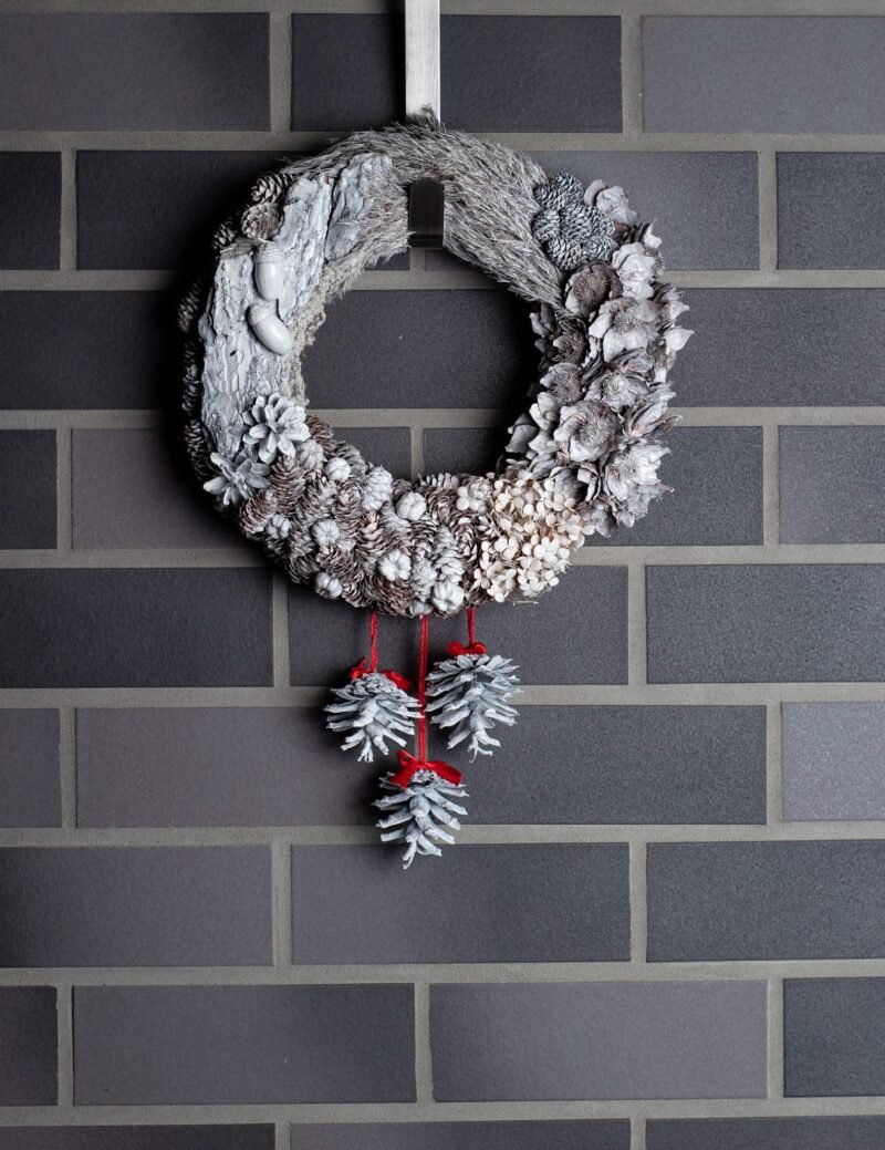 White Christmas wreath - Image 2