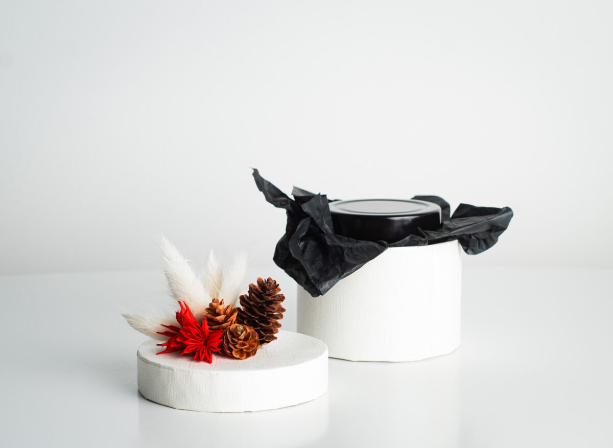 Gift box with candle - Image 7