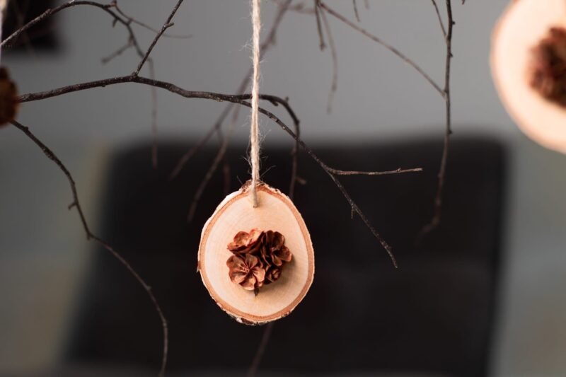 Wood slice ornaments - Image 3