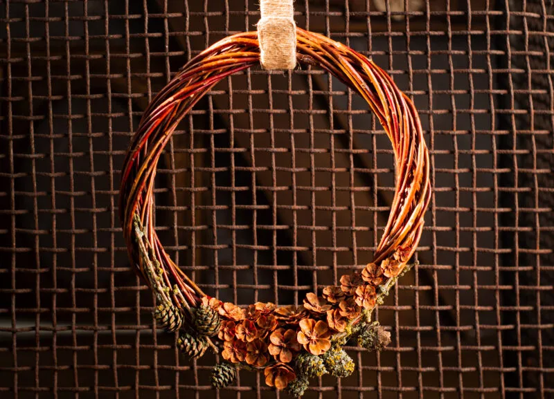 Pinecone flower minimalist wreath