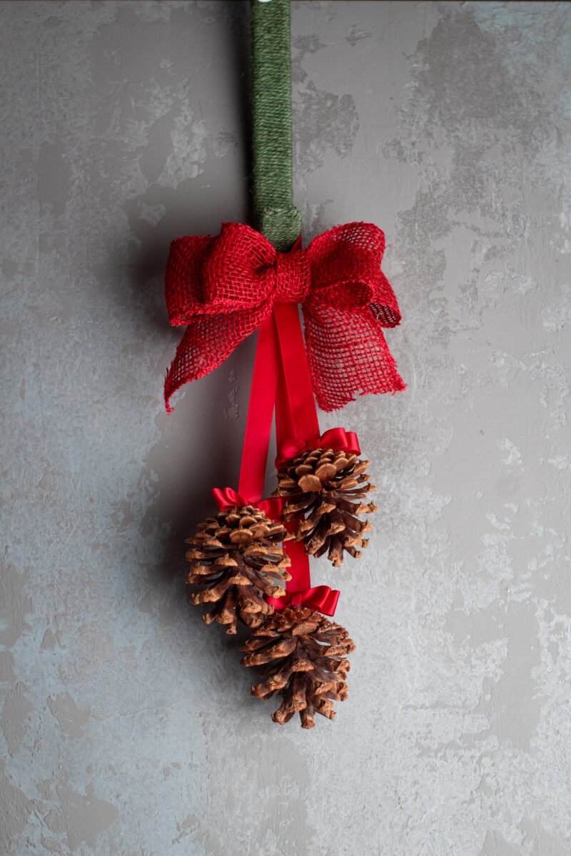 Red pinecone hanger - Image 8